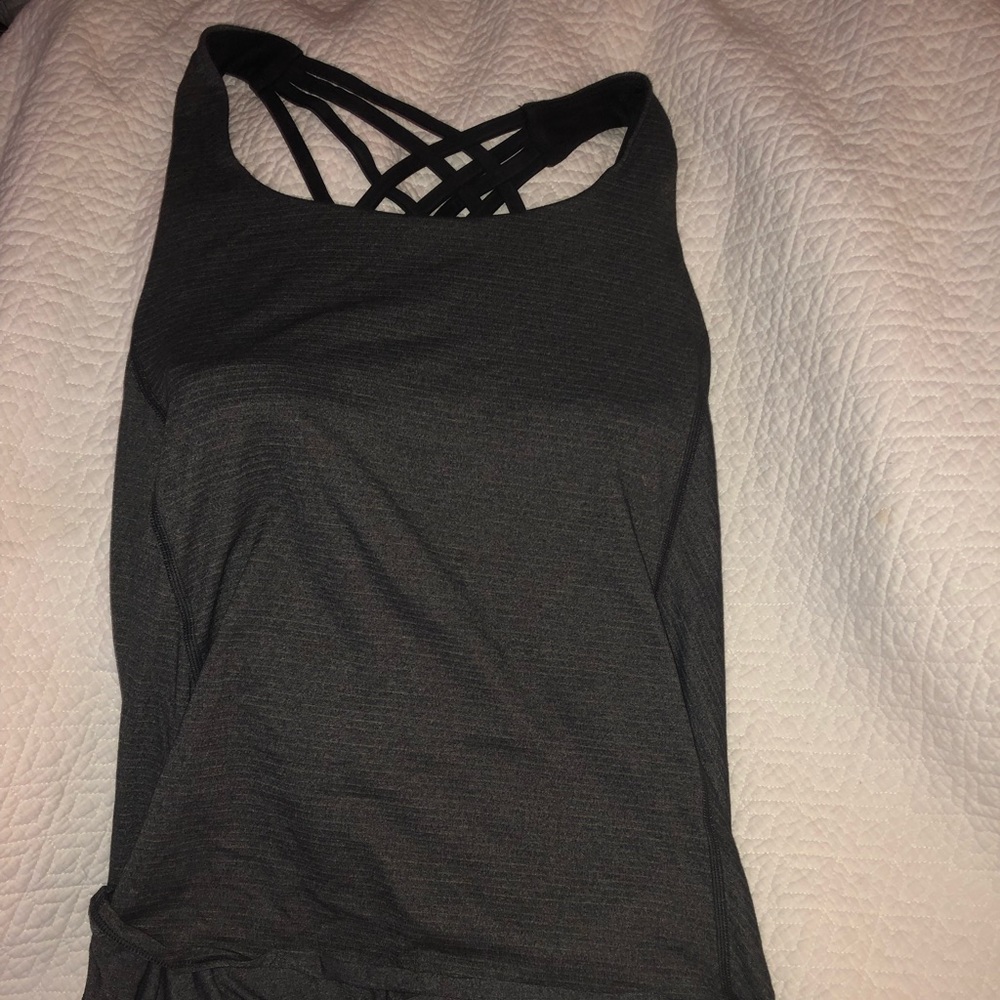 Lulu lemon tank sz 6